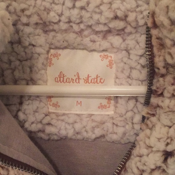 Fluffy jacket from altar’d state - Picture 3 of 3